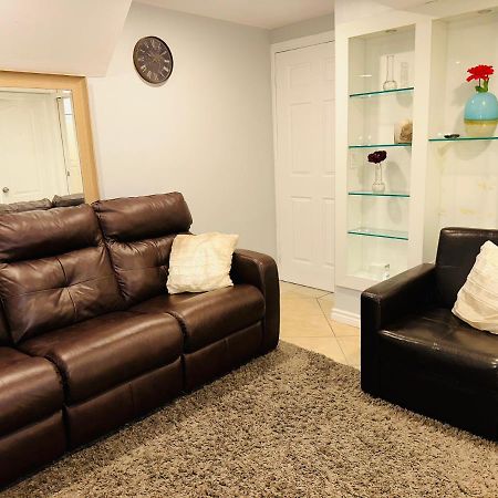 Deluxe Double Room- Hazel Stays Mississauga Ngoại thất bức ảnh