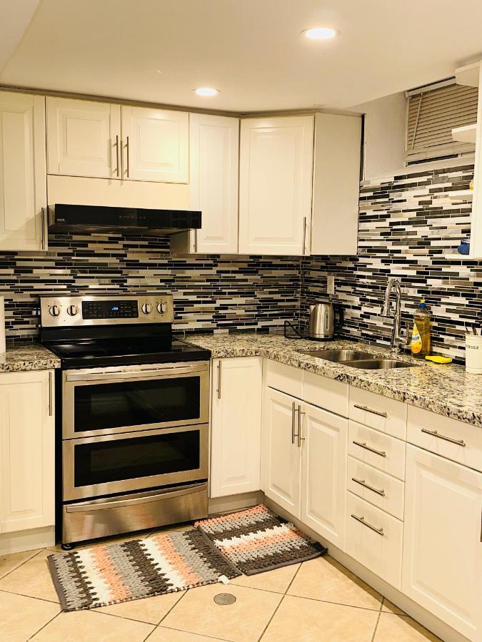 Deluxe Double Room- Hazel Stays Mississauga Ngoại thất bức ảnh